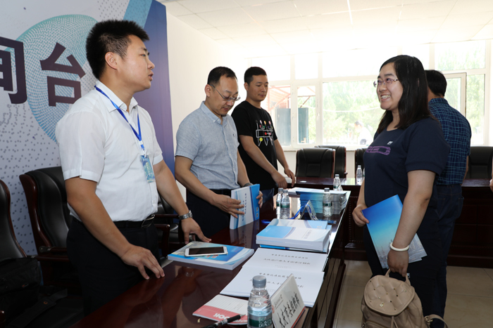 市委書記韓立華蒞臨我校，為師生解讀社會經濟咨詢服務新趨勢